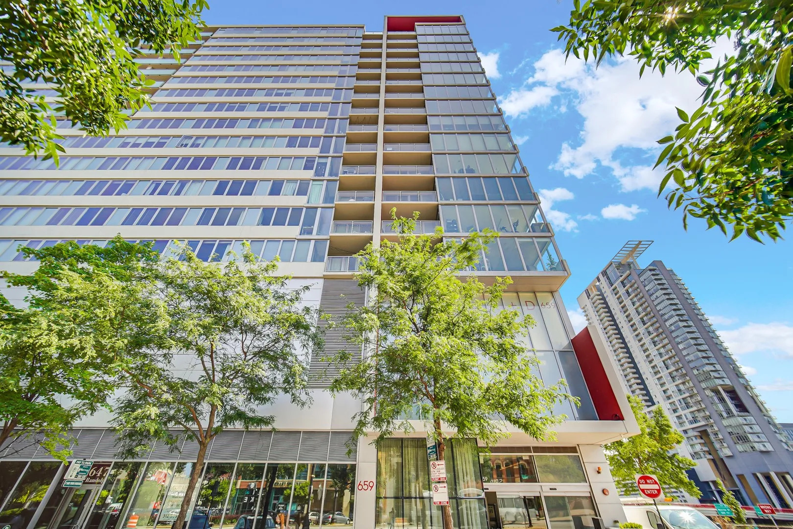 659 W RANDOLPH Street 1216