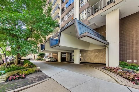 Photo of Chicago, IL 60611 (MLS # 12599618)