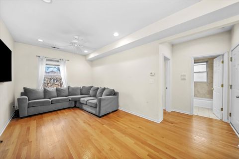 Tiny photo for 4709 N Lawndale Avenue #2W, Chicago, IL 60625 (MLS # 12555033)