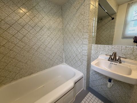 Tiny photo for 508 W Grove Street, Bloomington, IL 61701 (MLS # 12473775)