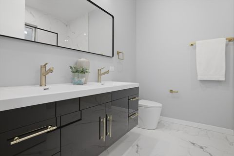 Tiny photo for 5830 N Lincoln Avenue #3S, Chicago, IL 60659 (MLS # 12634382)