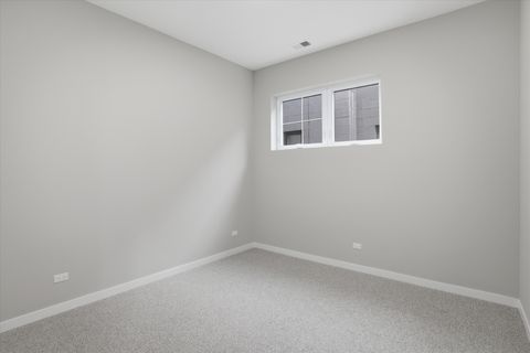 Tiny photo for 5830 N Lincoln Avenue #3S, Chicago, IL 60659 (MLS # 12634382)