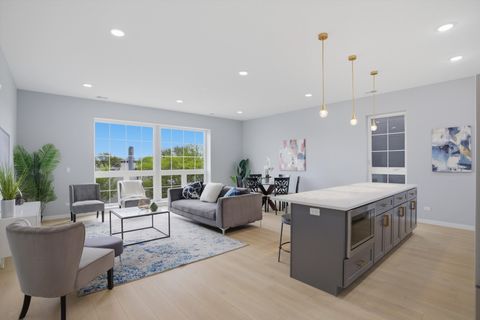 Tiny photo for 5830 N Lincoln Avenue #3S, Chicago, IL 60659 (MLS # 12634382)