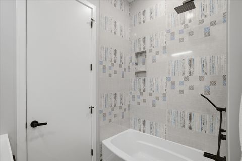 Tiny photo for 5830 N Lincoln Avenue #3S, Chicago, IL 60659 (MLS # 12634382)