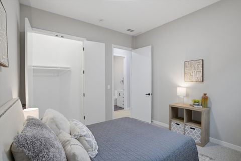 Tiny photo for 5830 N Lincoln Avenue #3S, Chicago, IL 60659 (MLS # 12634382)