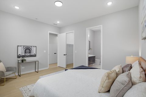 Tiny photo for 5830 N Lincoln Avenue #3S, Chicago, IL 60659 (MLS # 12634382)