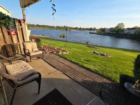 Tiny photo for 390 Springlake Lane #B, Aurora, IL 60504 (MLS # 12634590)