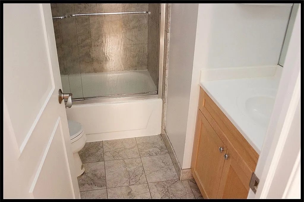 6102 N Sheridan Road 503