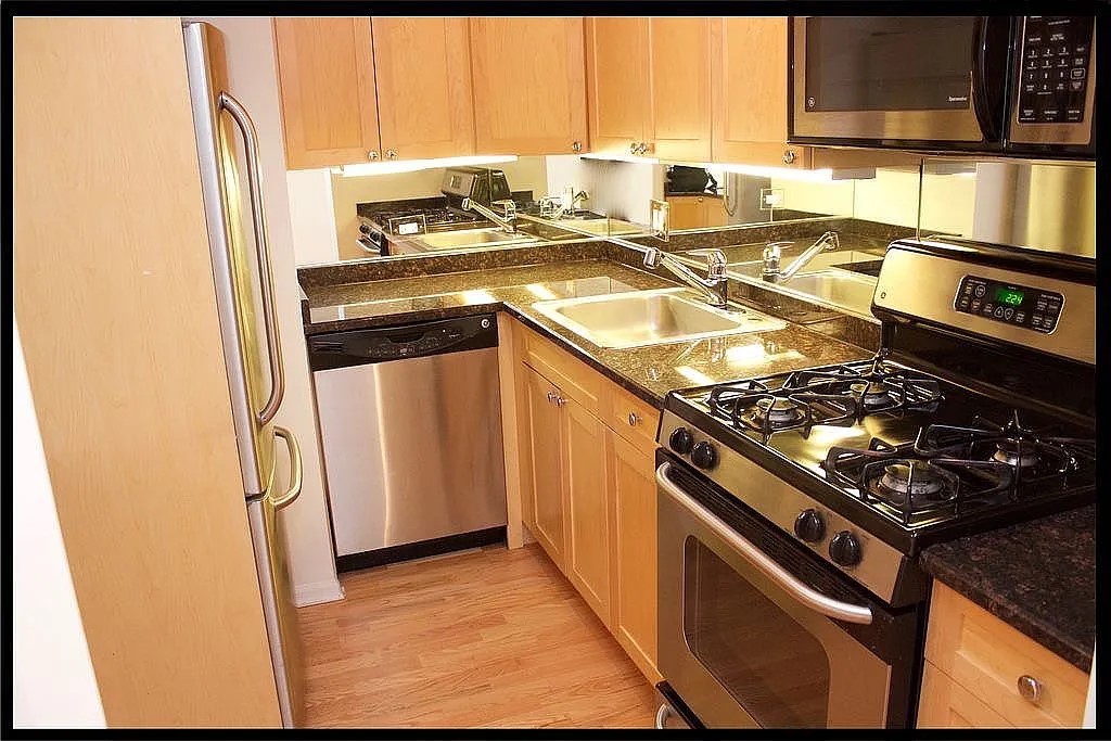 6102 N Sheridan Road 503