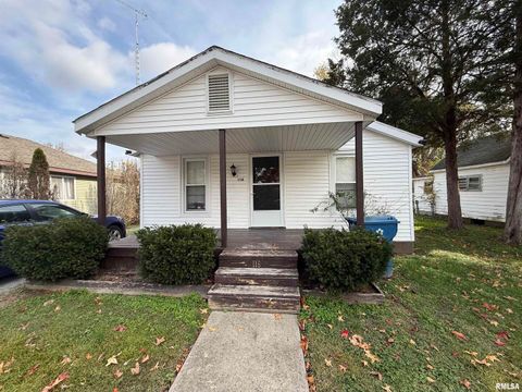 Photo of 116 N WILSON Street, Hurst, IL 62949 (MLS # EB460430)