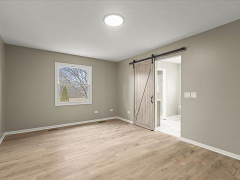 Tiny photo for 256 Hill N Dale Court, Gurnee, IL 60031 (MLS # 12583118)