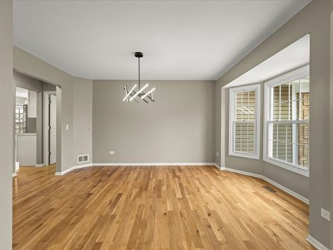 Tiny photo for 256 Hill N Dale Court, Gurnee, IL 60031 (MLS # 12583118)