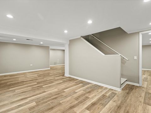 Tiny photo for 256 Hill N Dale Court, Gurnee, IL 60031 (MLS # 12583118)