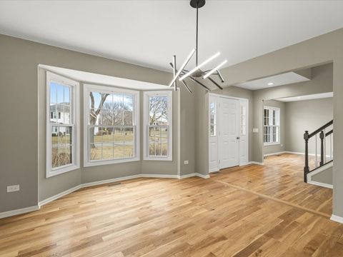 Tiny photo for 256 Hill N Dale Court, Gurnee, IL 60031 (MLS # 12583118)