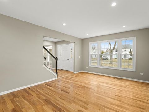 Tiny photo for 256 Hill N Dale Court, Gurnee, IL 60031 (MLS # 12583118)