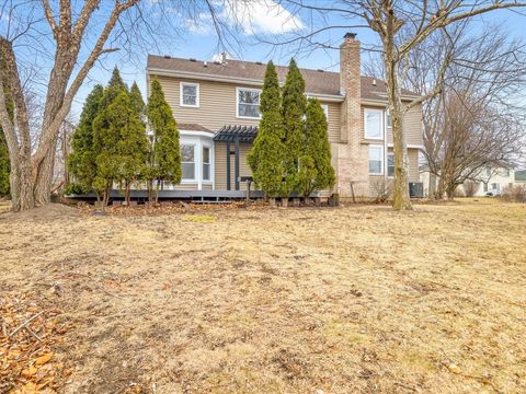 Tiny photo for 256 Hill N Dale Court, Gurnee, IL 60031 (MLS # 12583118)