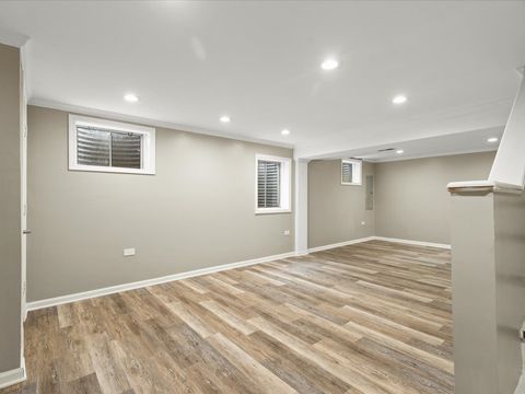 Tiny photo for 256 Hill N Dale Court, Gurnee, IL 60031 (MLS # 12583118)