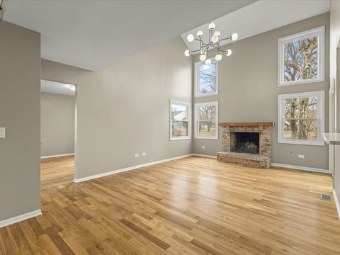 Tiny photo for 256 Hill N Dale Court, Gurnee, IL 60031 (MLS # 12583118)