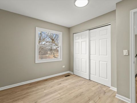 Tiny photo for 256 Hill N Dale Court, Gurnee, IL 60031 (MLS # 12583118)