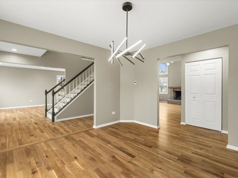 Tiny photo for 256 Hill N Dale Court, Gurnee, IL 60031 (MLS # 12583118)