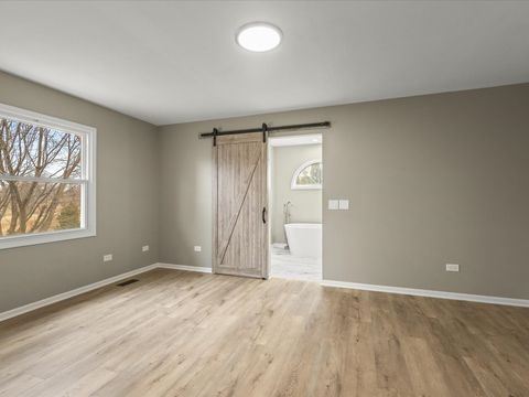 Tiny photo for 256 Hill N Dale Court, Gurnee, IL 60031 (MLS # 12583118)