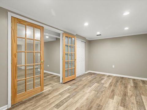 Tiny photo for 256 Hill N Dale Court, Gurnee, IL 60031 (MLS # 12583118)