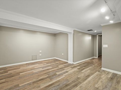 Tiny photo for 256 Hill N Dale Court, Gurnee, IL 60031 (MLS # 12583118)