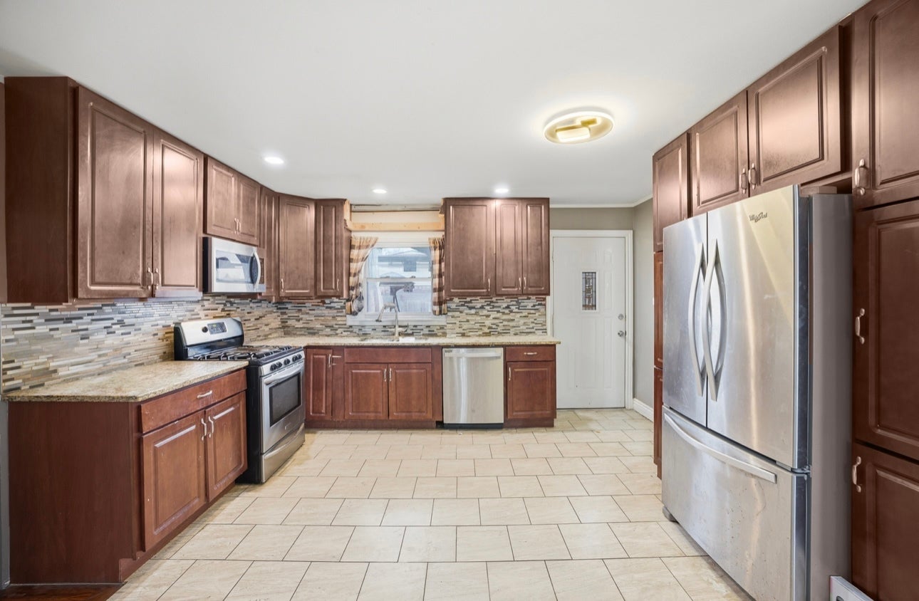 214 N Pleasant Drive