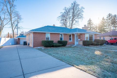 Photo of 5919 W 109th Place, Chicago Ridge, IL 60415 (MLS # 12534324)