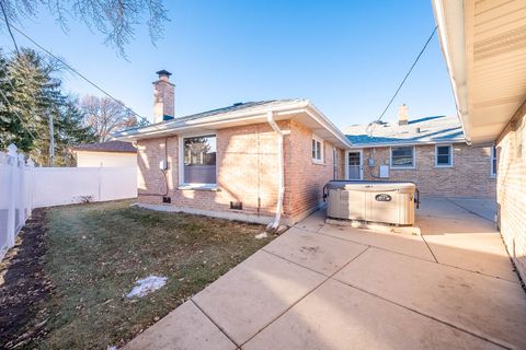 Tiny photo for 5919 W 109th Place, Chicago Ridge, IL 60415 (MLS # 12534324)