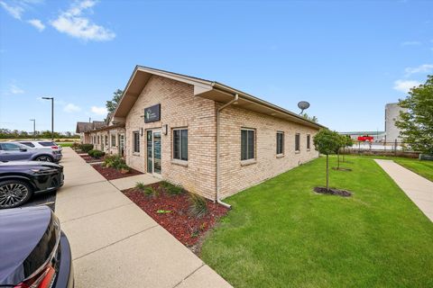 Tiny photo for 19558 S Harlem Avenue #5, Frankfort, IL 60423 (MLS # 12524910)