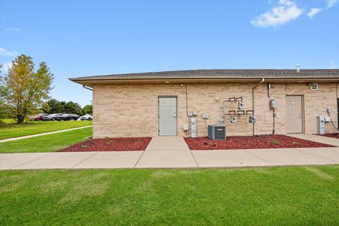 Tiny photo for 19558 S Harlem Avenue #5, Frankfort, IL 60423 (MLS # 12524910)