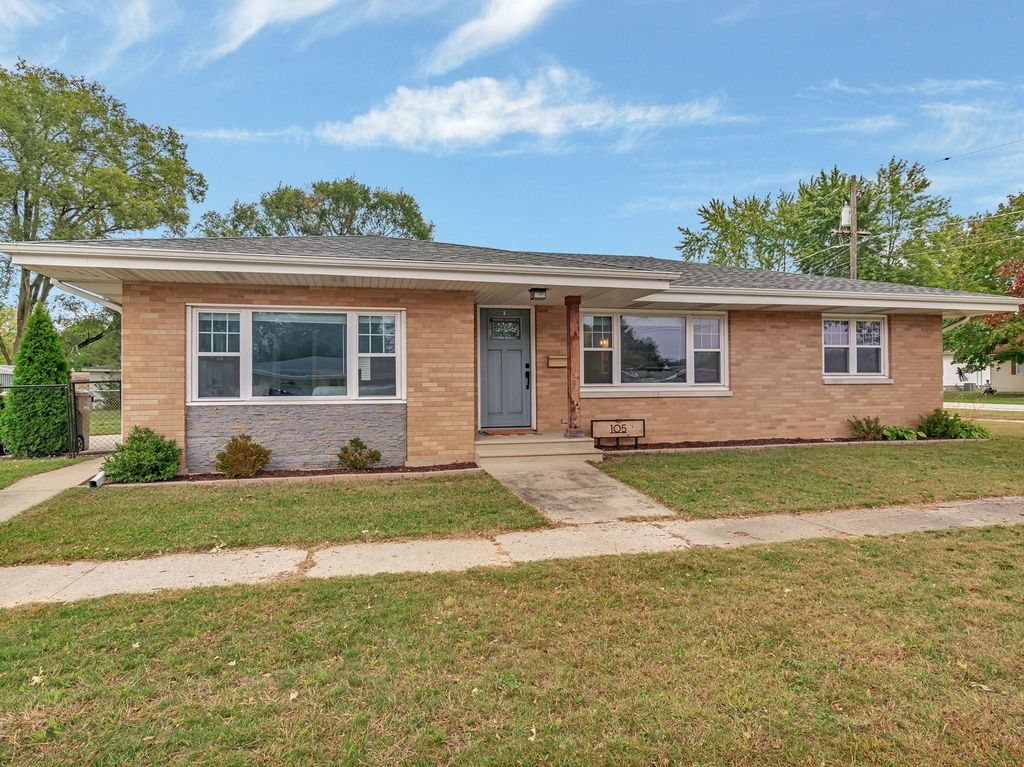 Photo for 105 N Kankakee Street, Coal City, IL 60416 (MLS # 12496508)