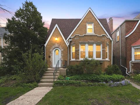 Photo of 5919 N Bernard Street, Chicago, IL 60659 (MLS # 12730227)