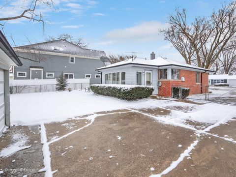 Tiny photo for 413 N Ridgeland Avenue, Elmhurst, IL 60126 (MLS # 12595420)