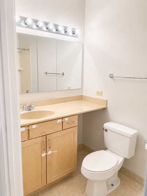 Tiny photo for 222 N COLUMBUS Drive #3208, Chicago, IL 60601 (MLS # 12721794)