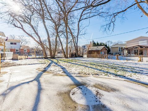 Tiny photo for 1116 S Busse Road, Mount Prospect, IL 60056 (MLS # 12553176)