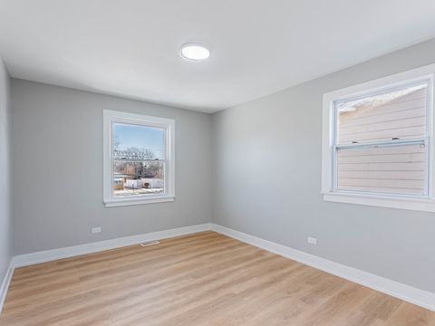 Tiny photo for 1116 S Busse Road, Mount Prospect, IL 60056 (MLS # 12553176)