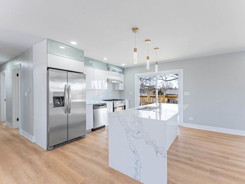 Tiny photo for 1116 S Busse Road, Mount Prospect, IL 60056 (MLS # 12553176)