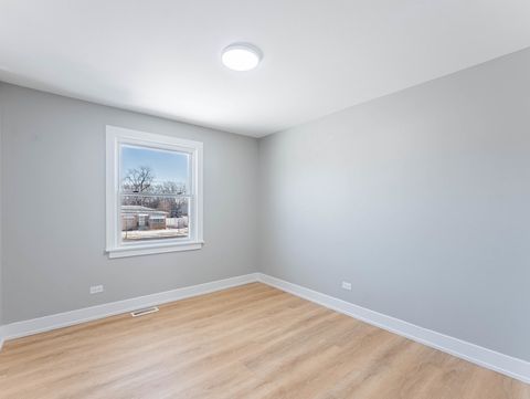 Tiny photo for 1116 S Busse Road, Mount Prospect, IL 60056 (MLS # 12553176)