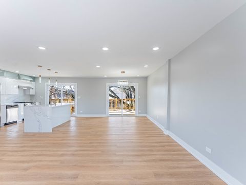 Tiny photo for 1116 S Busse Road, Mount Prospect, IL 60056 (MLS # 12553176)