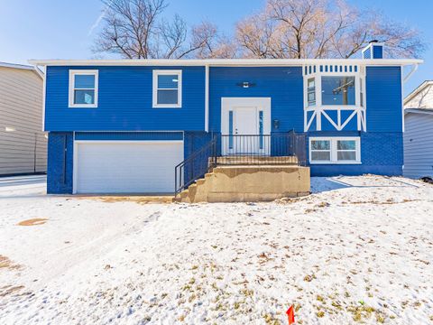 Tiny photo for 1116 S Busse Road, Mount Prospect, IL 60056 (MLS # 12553176)