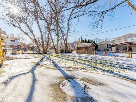 Tiny photo for 1116 S Busse Road, Mount Prospect, IL 60056 (MLS # 12553176)