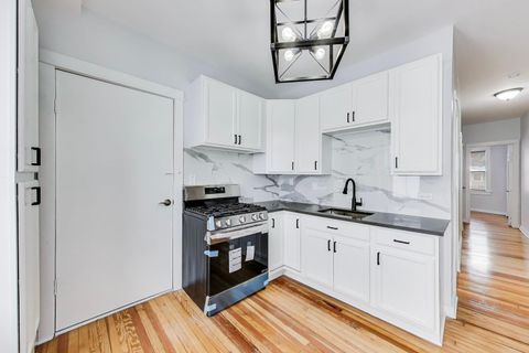 Tiny photo for 1638 Oakwood Avenue, Des Plaines, IL 60016 (MLS # 12589566)