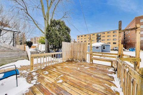 Tiny photo for 1638 Oakwood Avenue, Des Plaines, IL 60016 (MLS # 12589566)