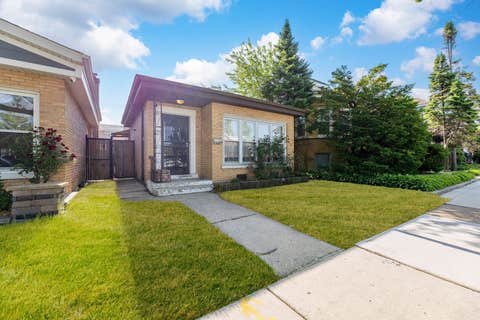Tiny photo for 5921 S Sawyer Avenue, Chicago, IL 60629 (MLS # 12661515)