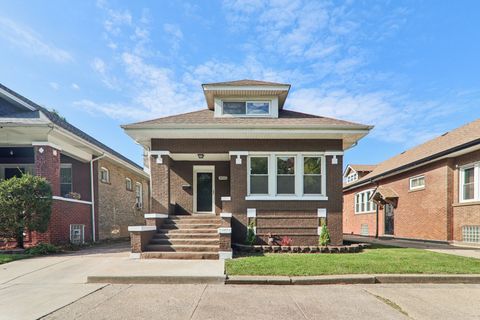 8032 S Carpenter Street Chicago IL 60620