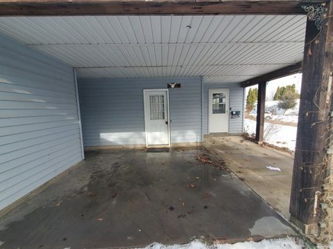 Tiny photo for 2908 N 4th Street, Clinton, IA 52372 (MLS # 12554587)
