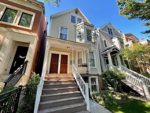 1322 W Melrose Street 2 Chicago IL 60657