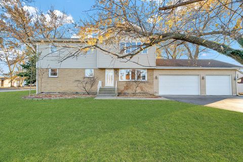 Tiny photo for 7435 W 74th Street, Bridgeview, IL 60455 (MLS # 12565460)
